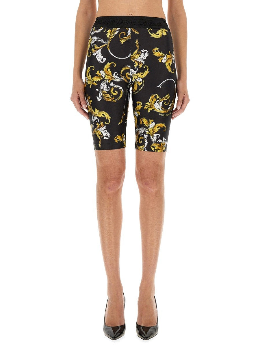 デニム・ジーパン VERSACE JEANS OUTLINE BAROQUE CYCLING SHORTS Versace Jeans Couture 