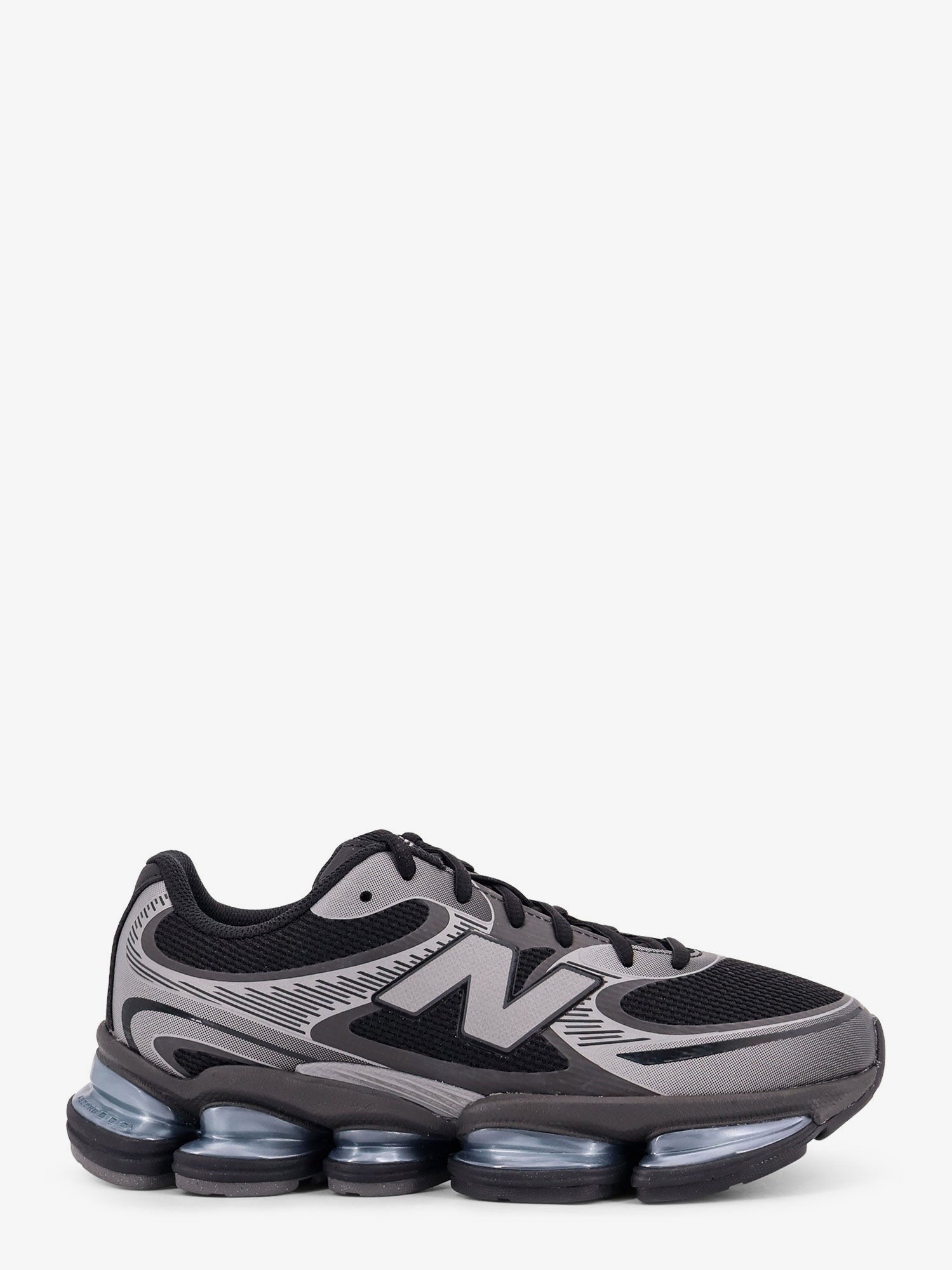 New Balance 2000 mesh low-top sneakers