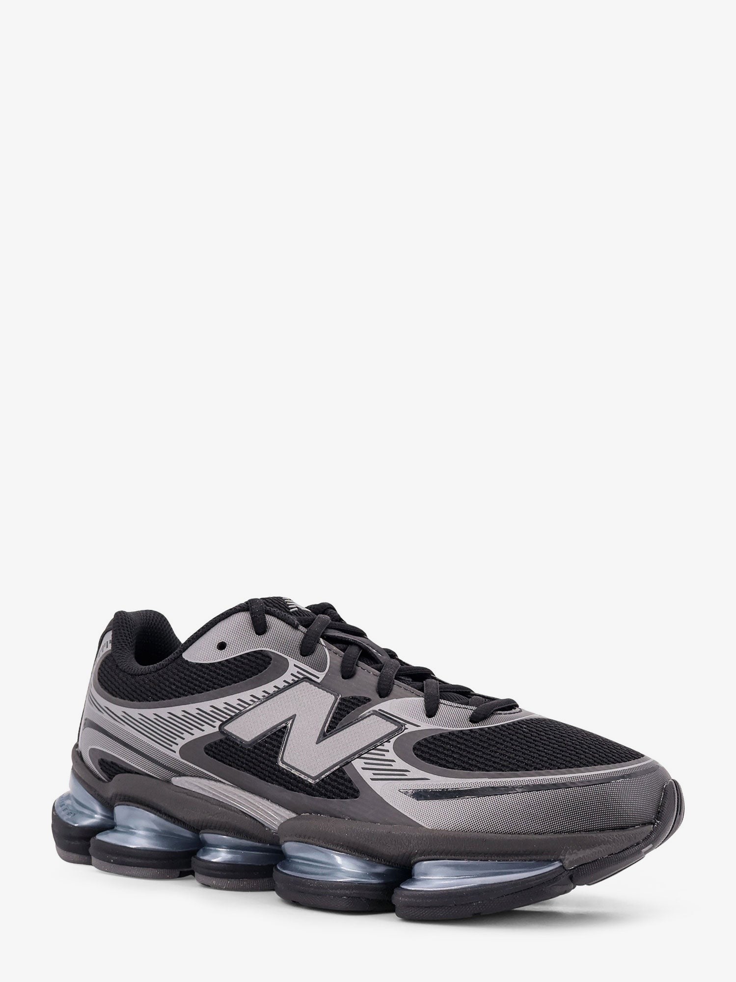 New Balance 2000 mesh low-top sneakers