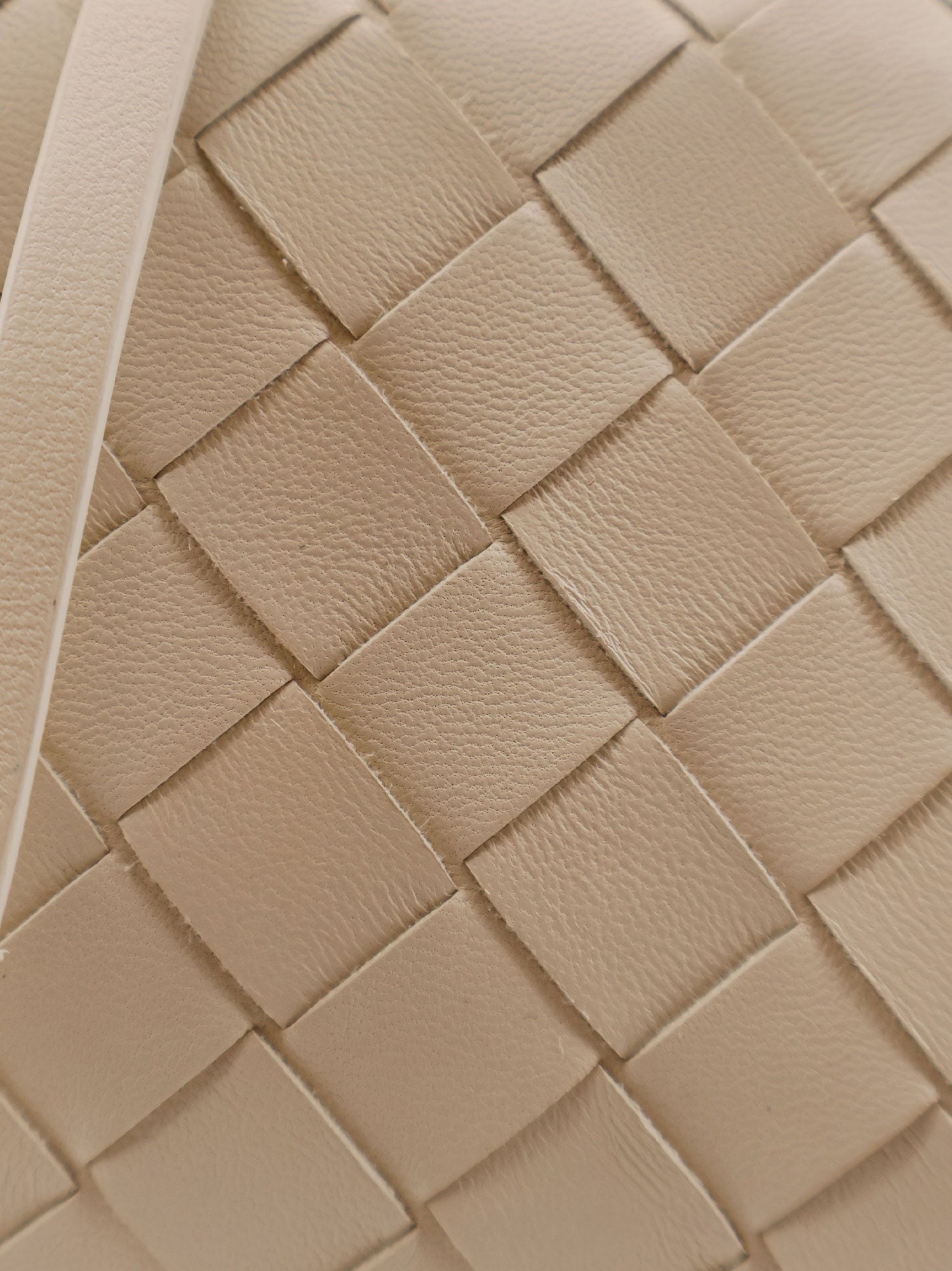Bottega Veneta Concert Pouch leather crossbody bag with Intrecciato motif