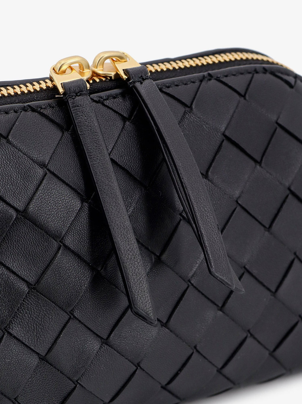 Bottega Veneta Concert Pouch leather shoulder bag with Intrecciato motif