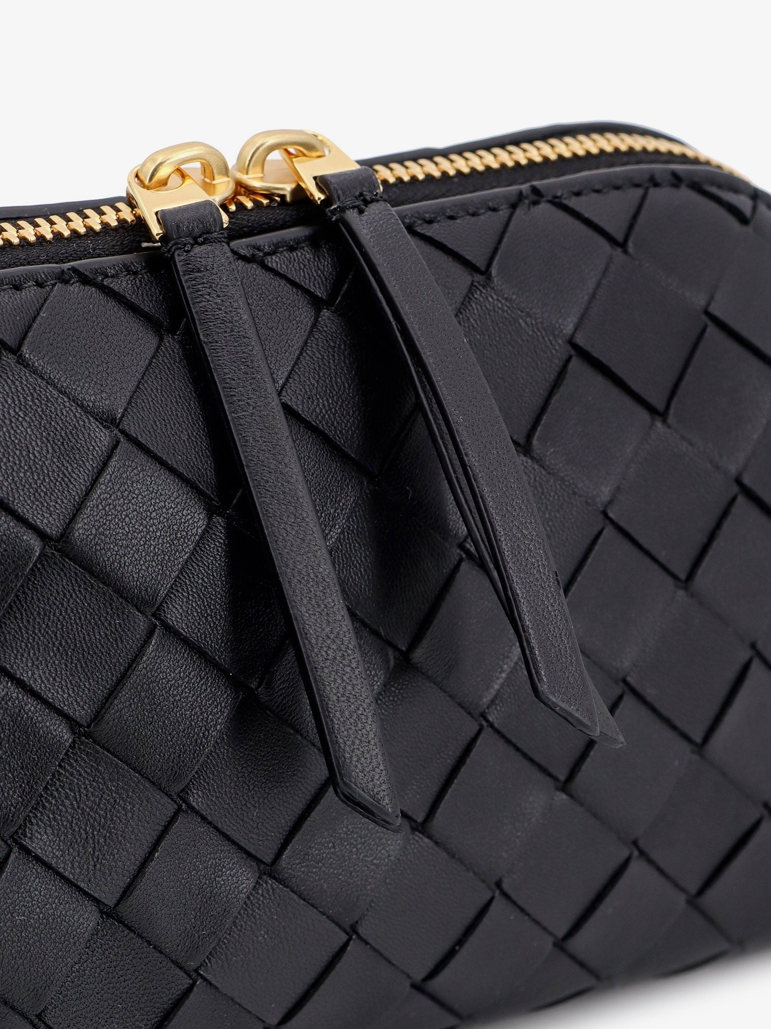 Bottega Veneta Concert Pouch leather shoulder bag with Intrecciato motif