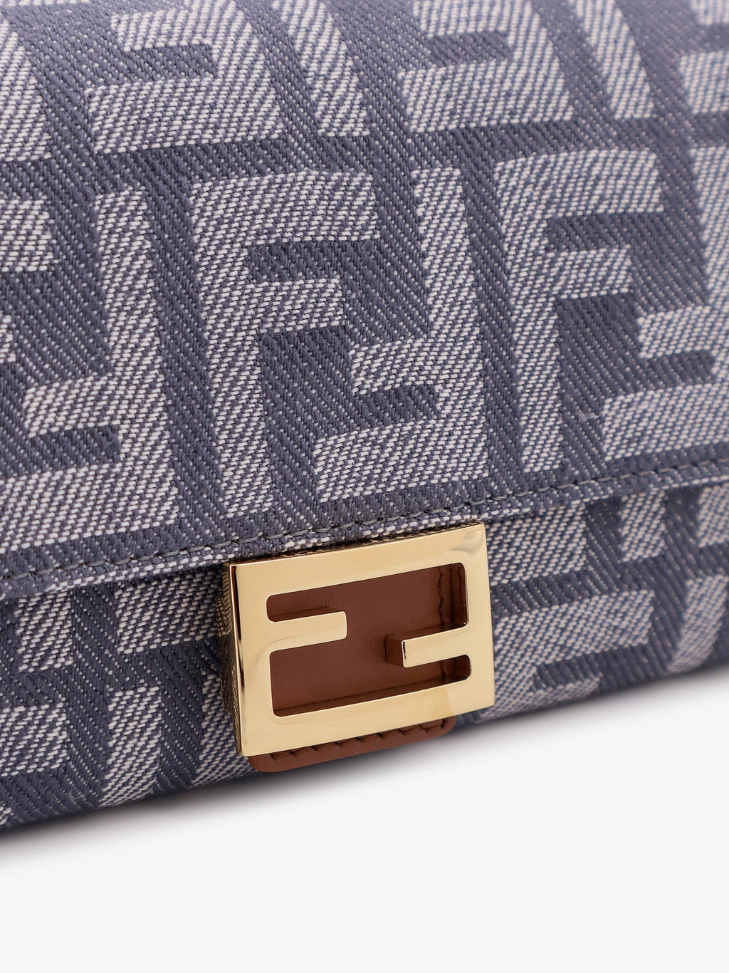 Fendi Continental With Chain Baguette Geldbörse