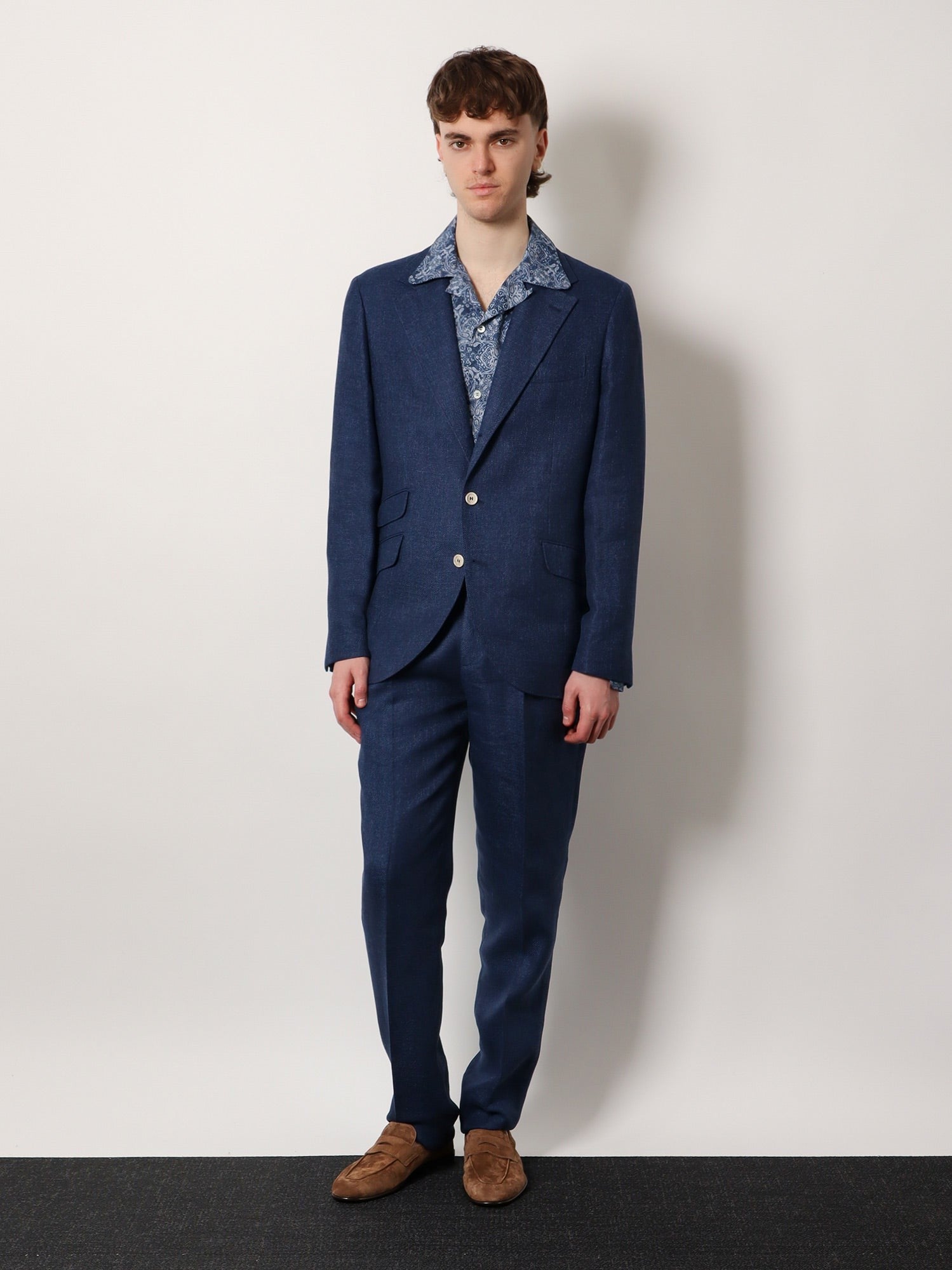 Brunello Cucinelli Βαμβακερό πουκάμισο easy fit με all-over στάμπα