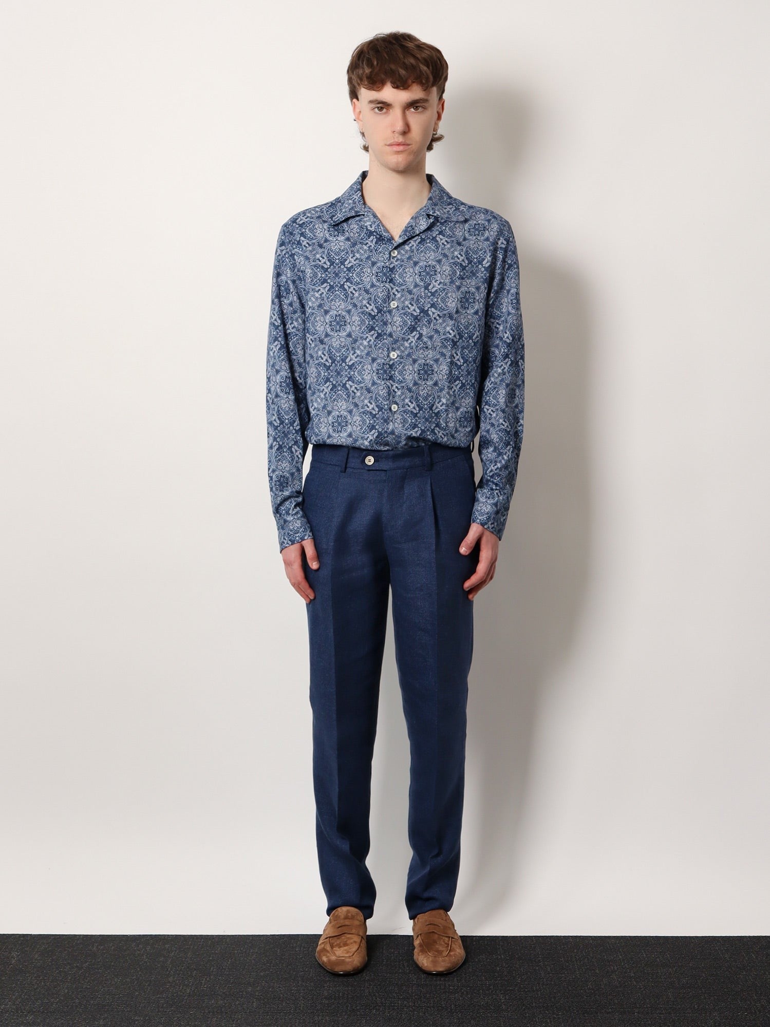 Brunello Cucinelli Βαμβακερό πουκάμισο easy fit με all-over στάμπα