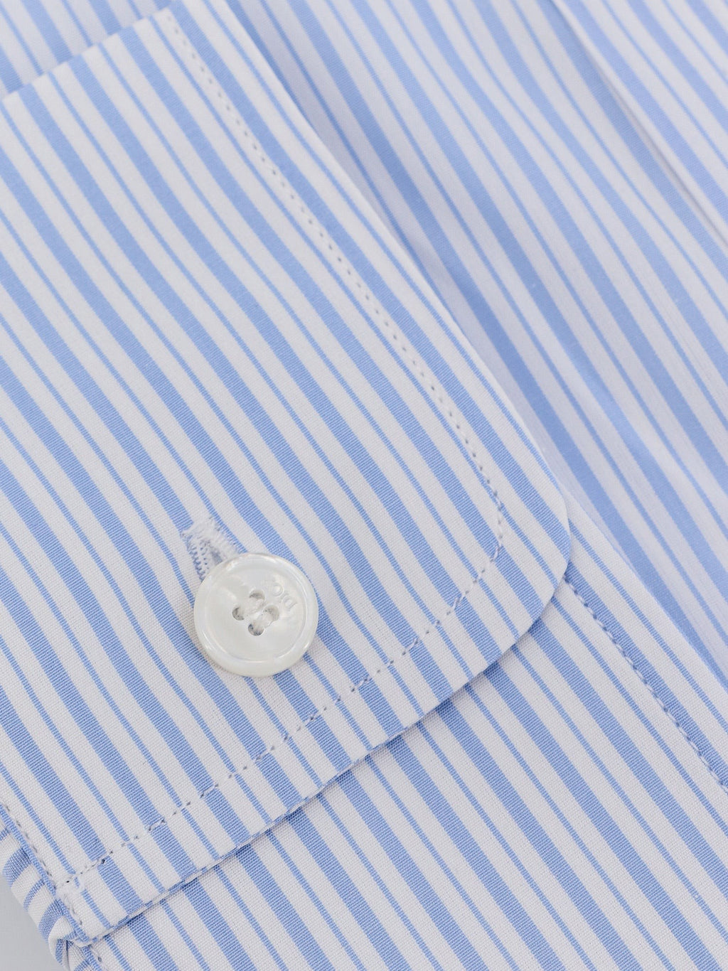 Dior コットンシャツ（ストライプモチーフ）