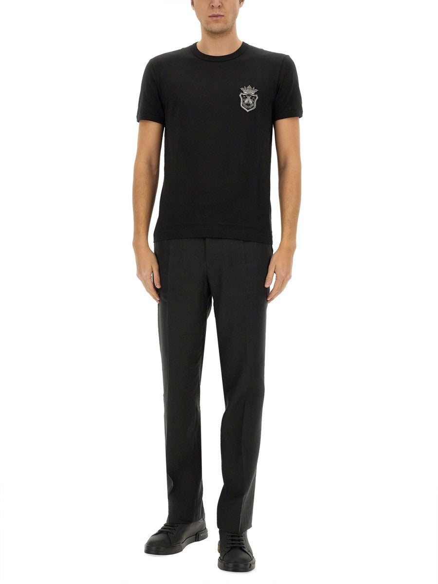 Dolce & Gabbana BAUMWOLL-T-SHIRT MIT HERALDISCHEM PATCH