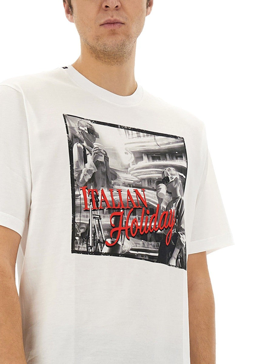 Dolce & Gabbana 「ITALIAN HOLIDAY」プリント入りコットンTシャツ