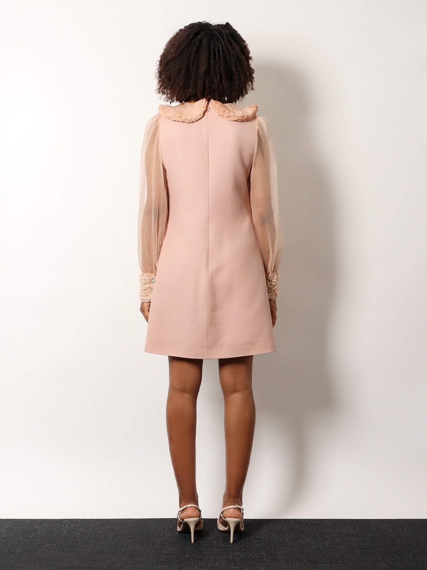 Valentino Couture-Crêpe-Kleid mit Spitzenprofilen