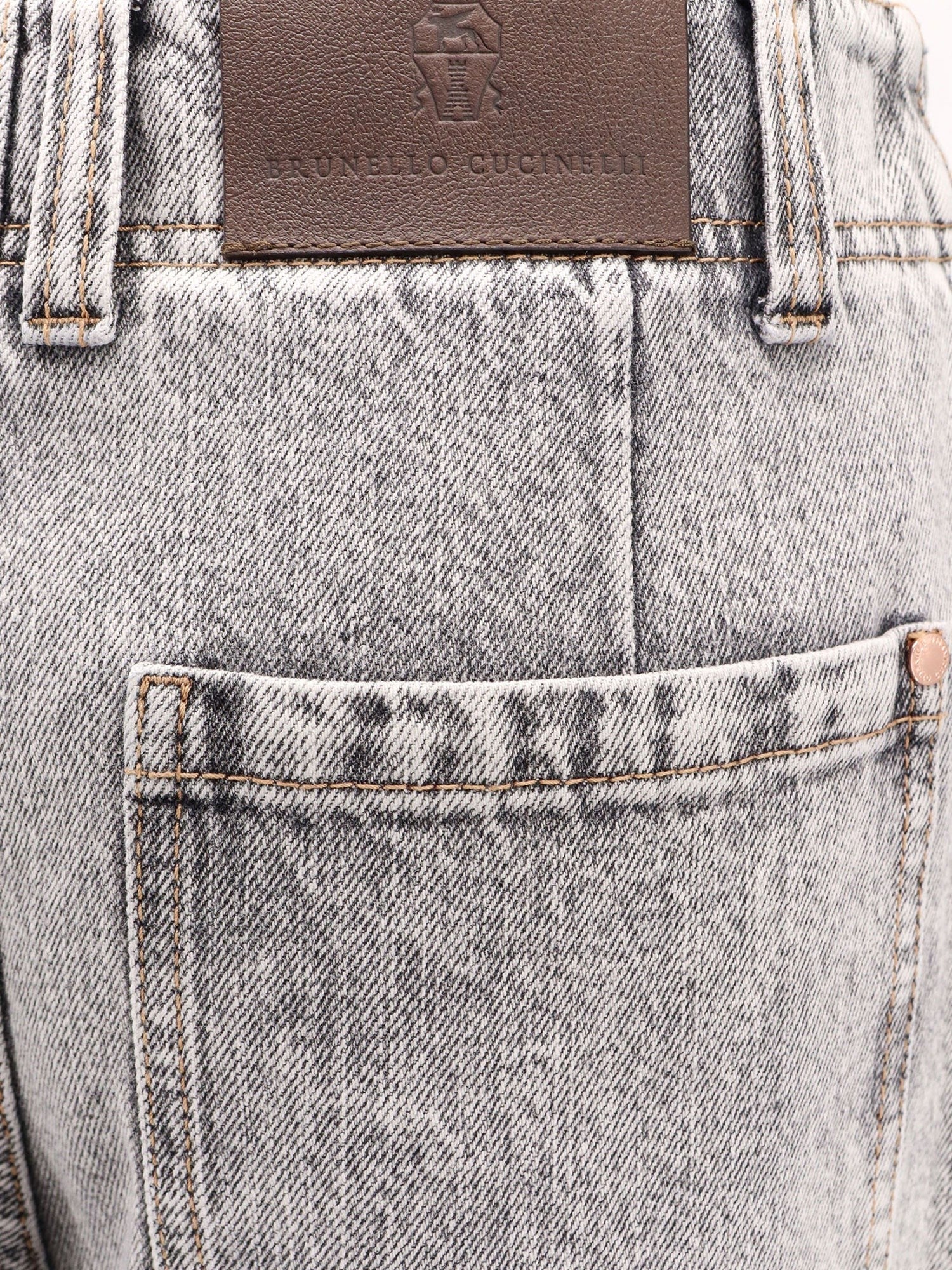 Brunello Cucinelli Gebogene graue Jeans