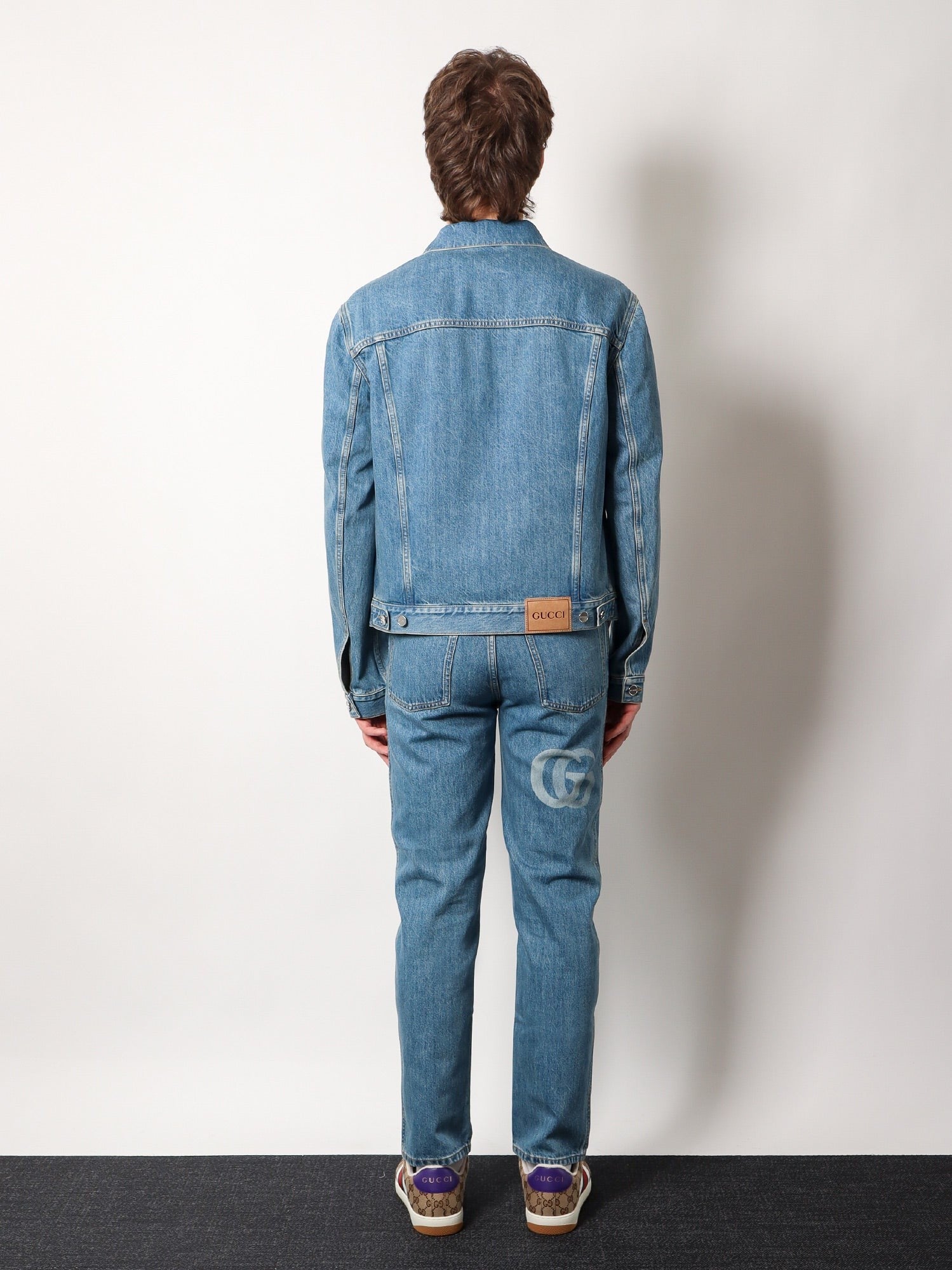 Blouson en jean Gucci avec double G gravé au laser