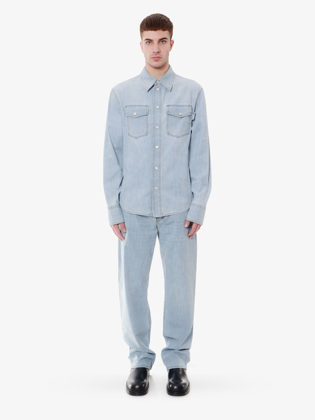 Bottega Veneta Denimskjorte med perlemorsknapper