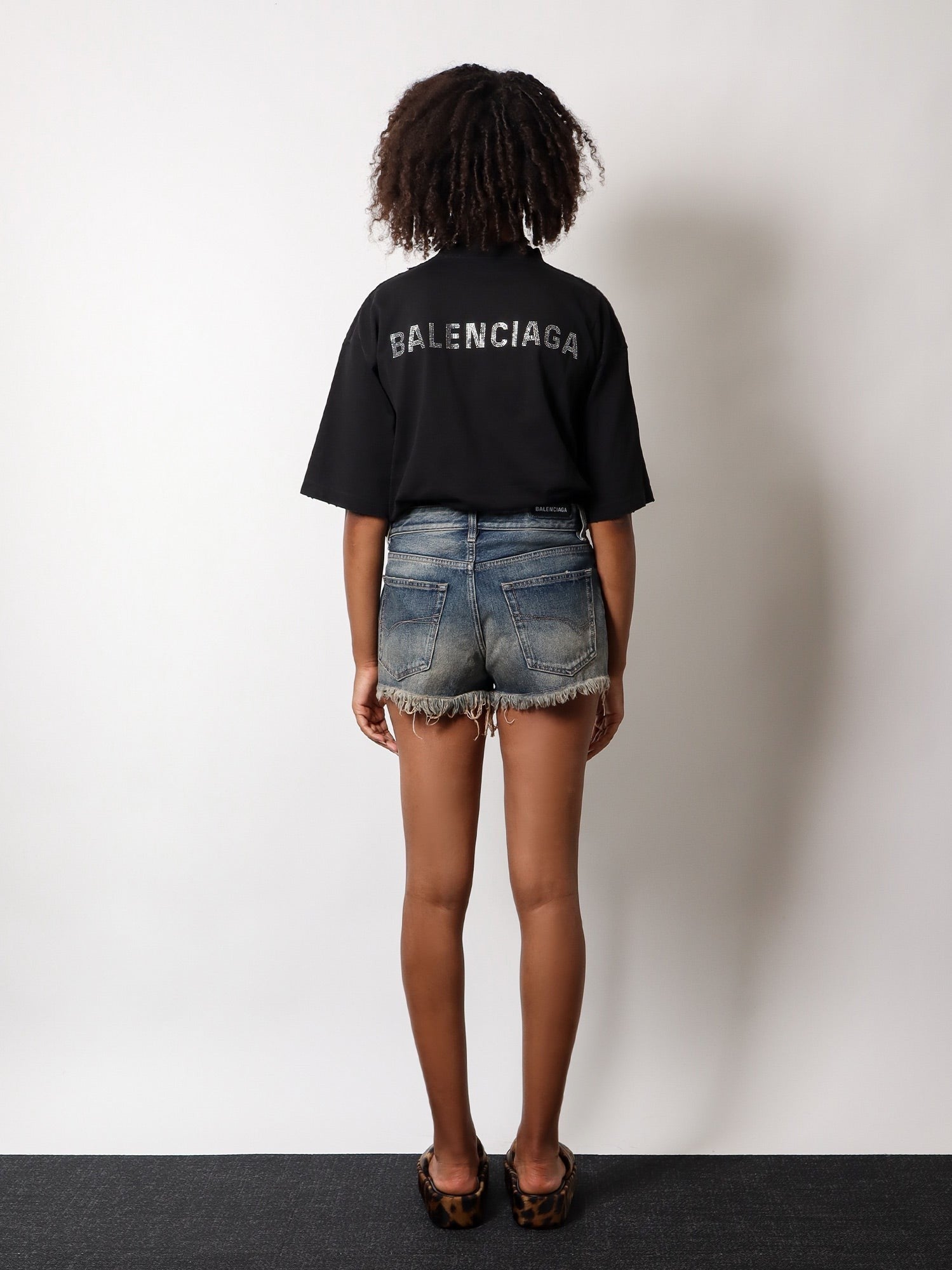 Balenciaga džinsiniai šortai su nugaros logotipo antsiuvu