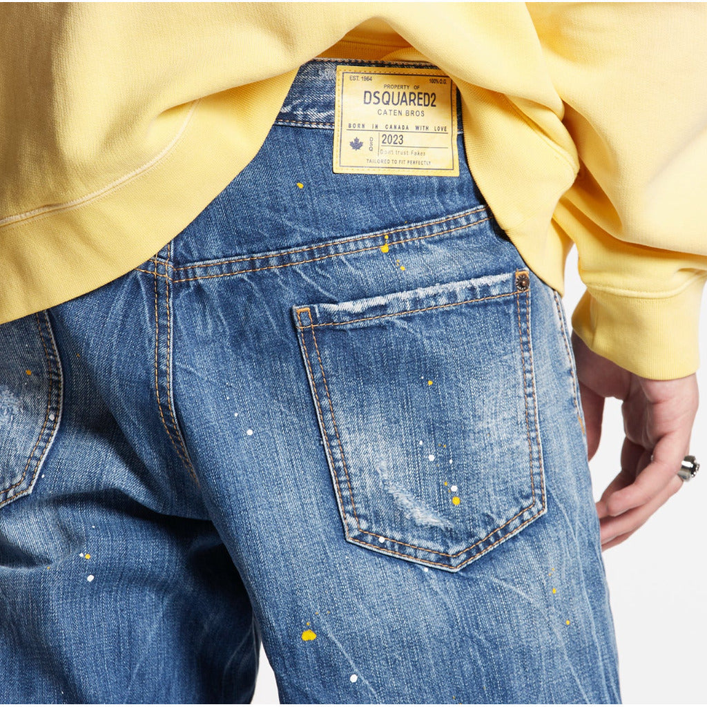Detail of the yellow Dsquared2 logo patch on the back waistband