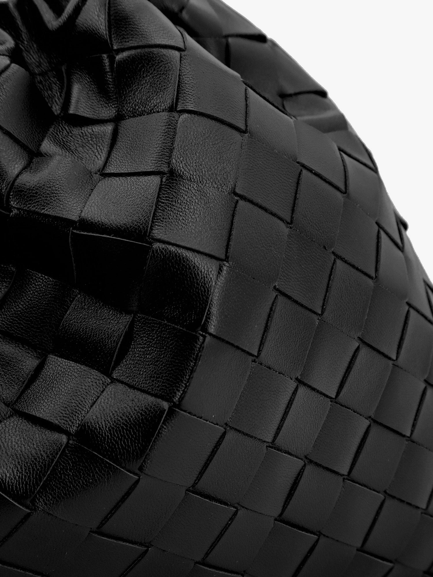 Bottega Veneta Dustbag Medium δερμάτινο τσαντάκι Intrecciato