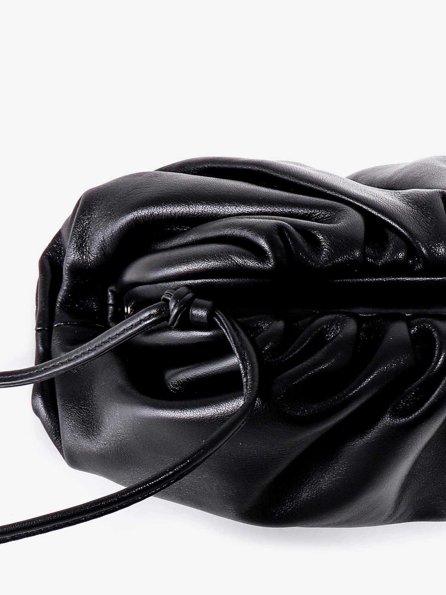 Bottega Veneta Μίνι πουγκί με σούρα στο πάνω μέρος και δερμάτινο λουράκι ώμου