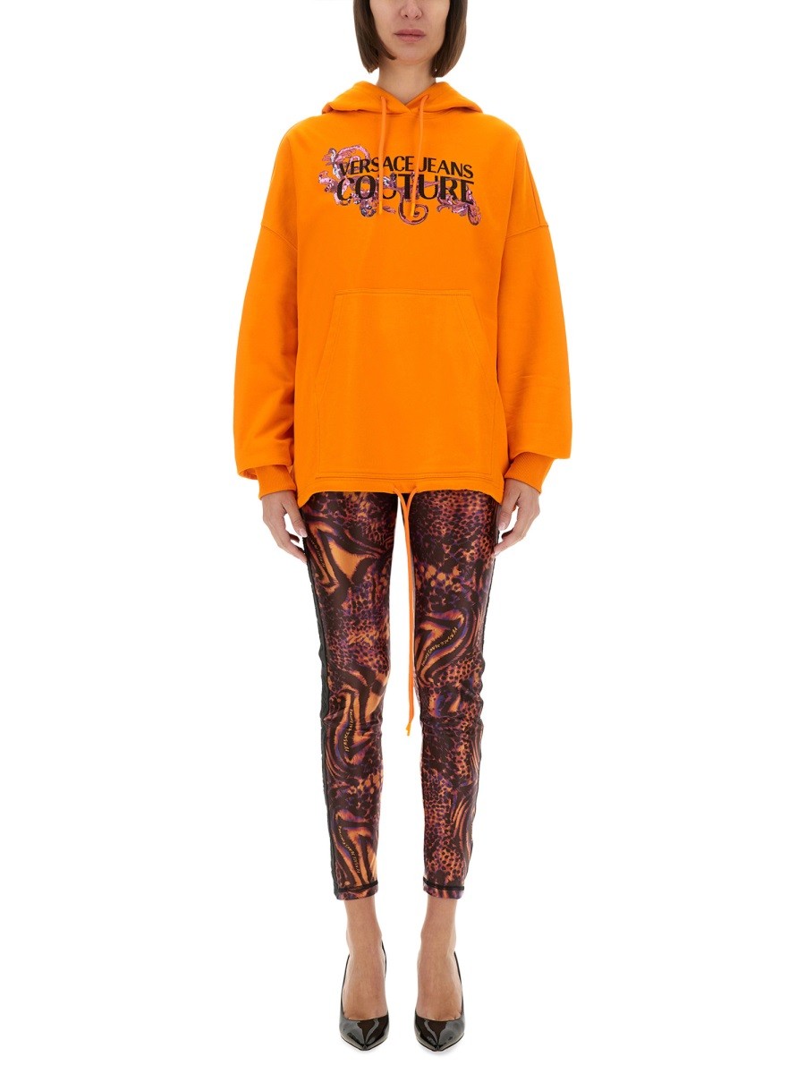 Versace Jeans Couture MIKINA S LOGOM A KRIŠTÁĽMI
