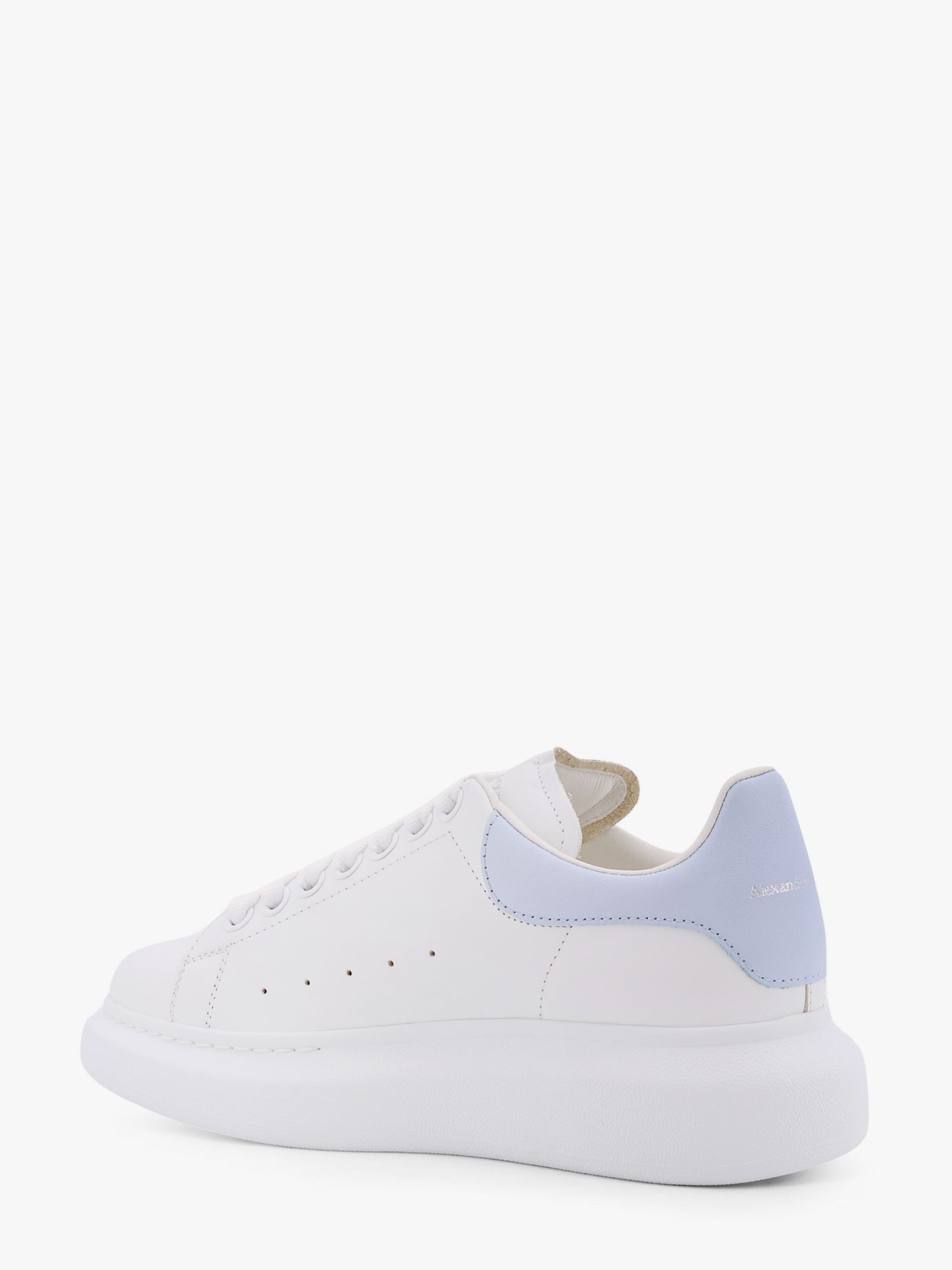 Alexander Mcqueen Larry odos sportbačiai su ikoniniu logotipo elementu