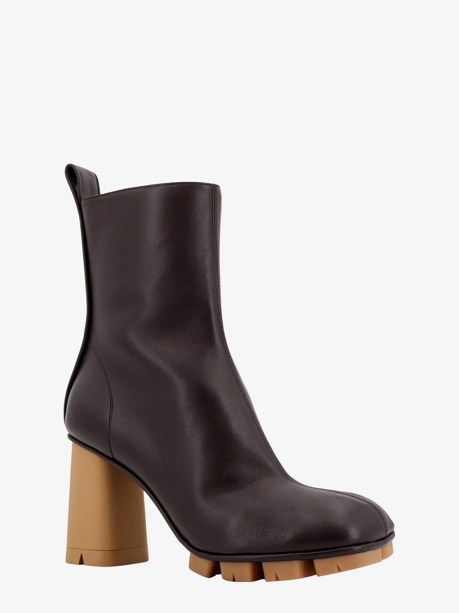 Bottega Veneta Ankelsko i skinn