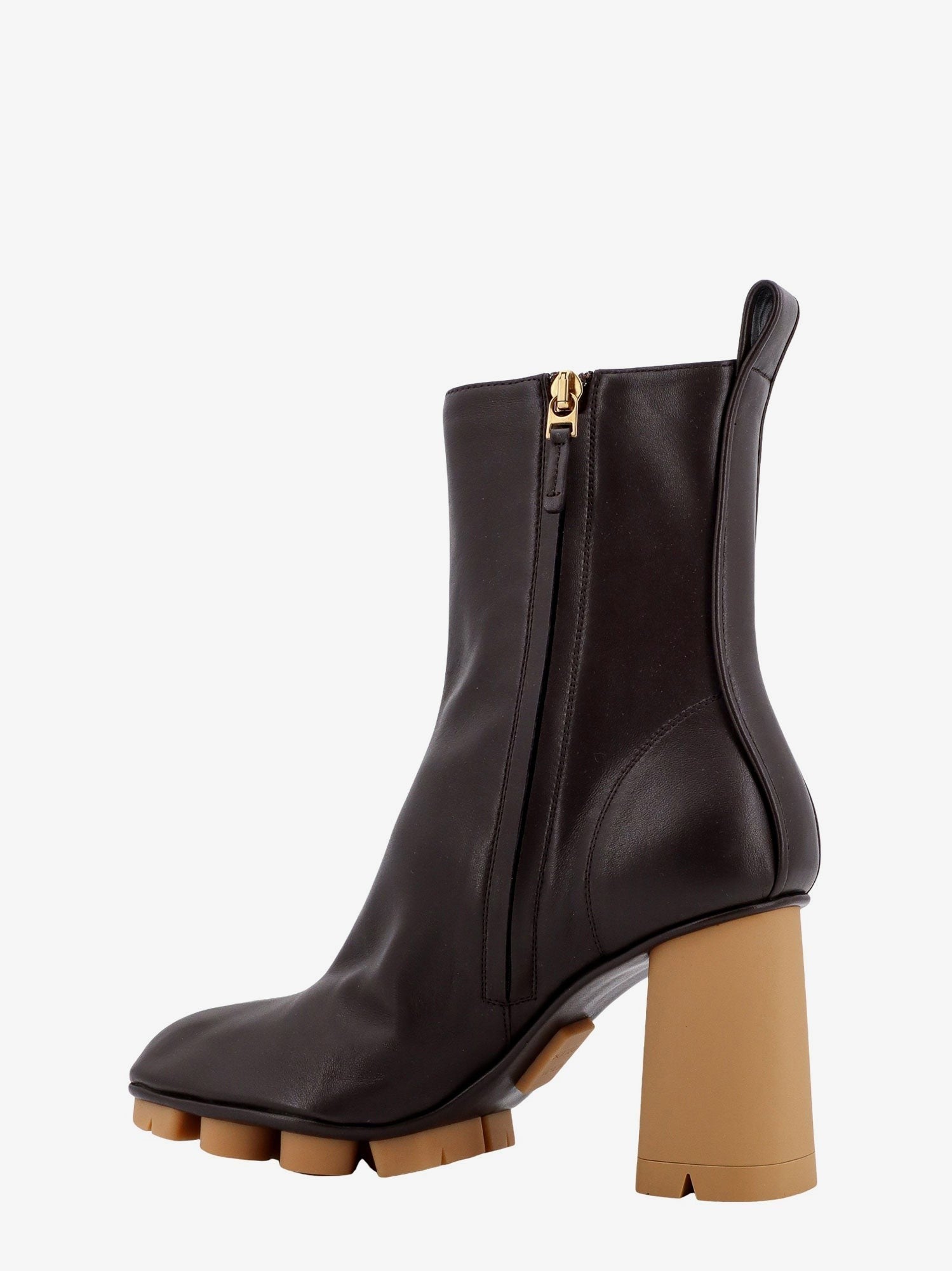 Bottega Veneta Ankelsko i skinn