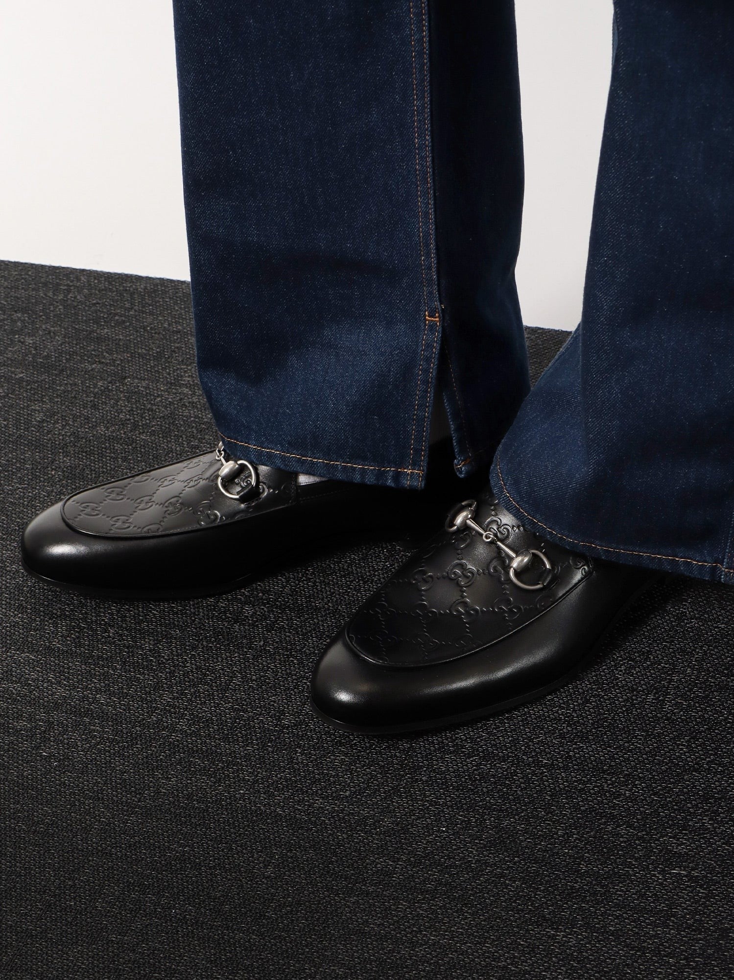 Gucci Leather loafer with iconic frontal horsebit