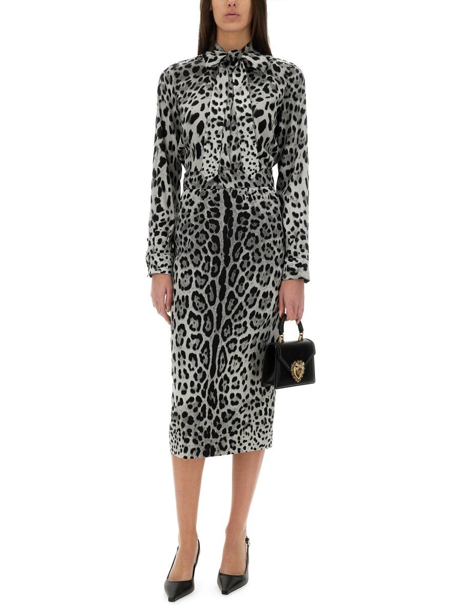 Dolce & Gabbana DLOUHÁ SUKNĚ Z CHARMEUSU S LEOPARDÍM POTISKEM