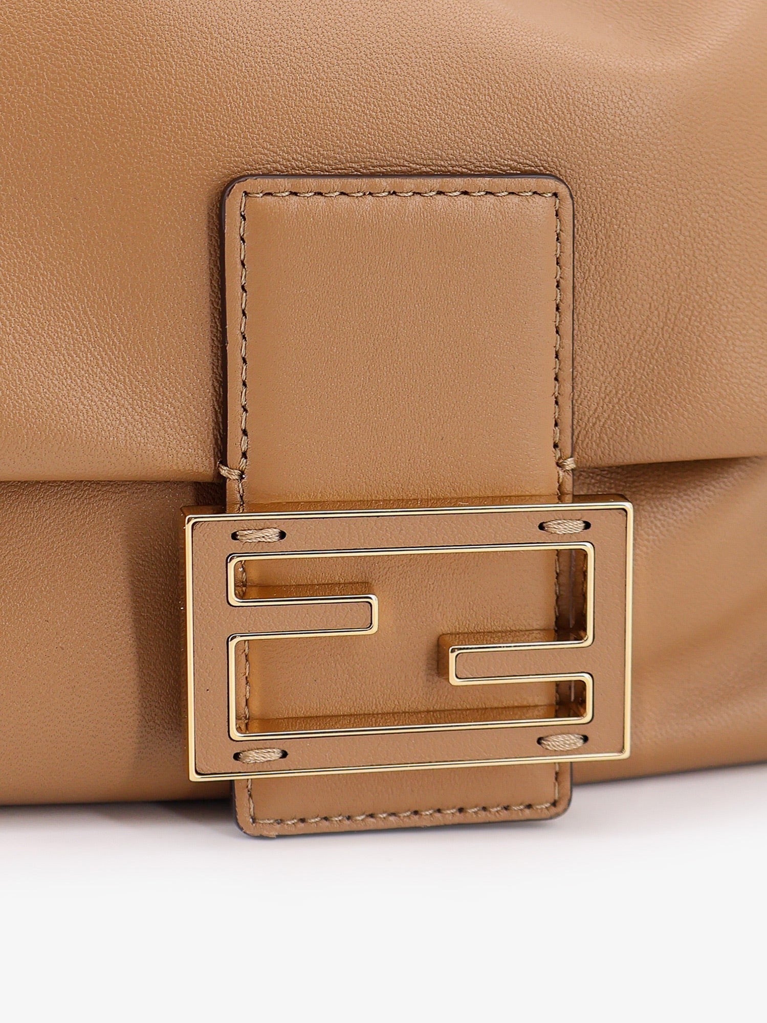 Fendi Mamma Baguette Kleine Crossbody-Tasche aus Leder