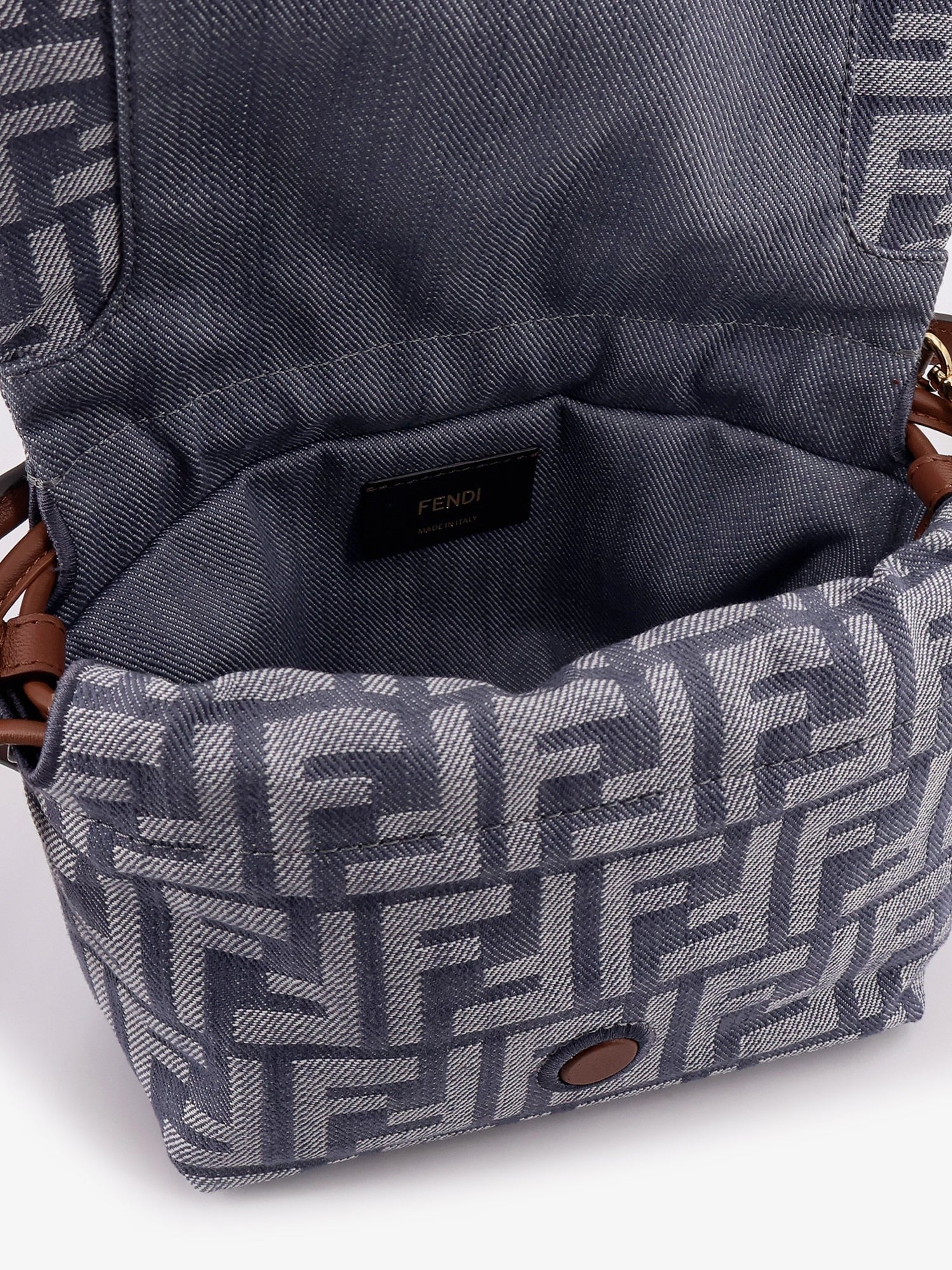 Fendi Mamma Baguette Kleine Crossbody-Tasche aus Leder