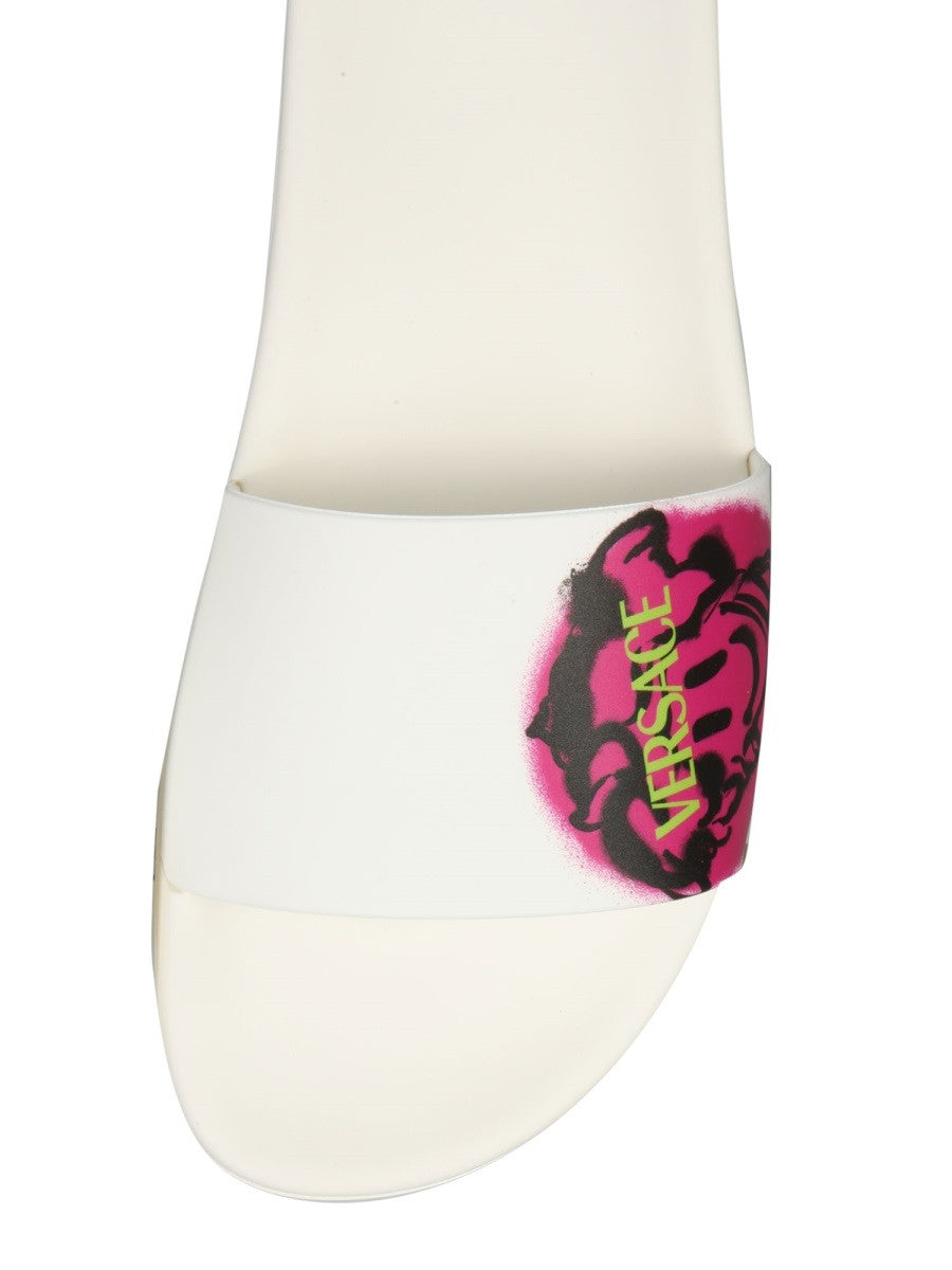 【送料&関税込】Versace Medusa Smiley Slide Sandals Versace MEDUSA SMILEY スライドサンダル – MoonFits