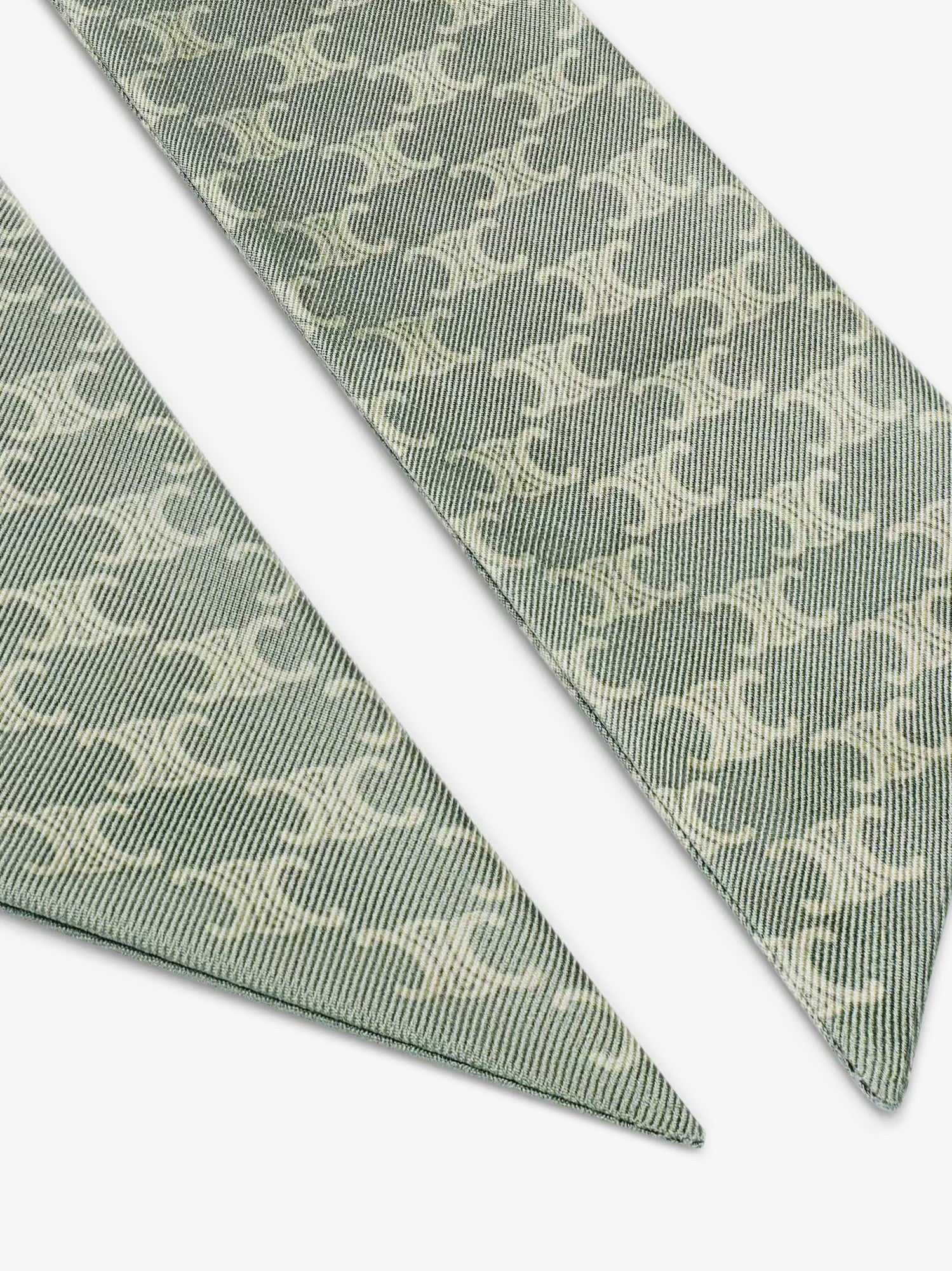 Celine Mini Triomphe hedvábná twill lavallière