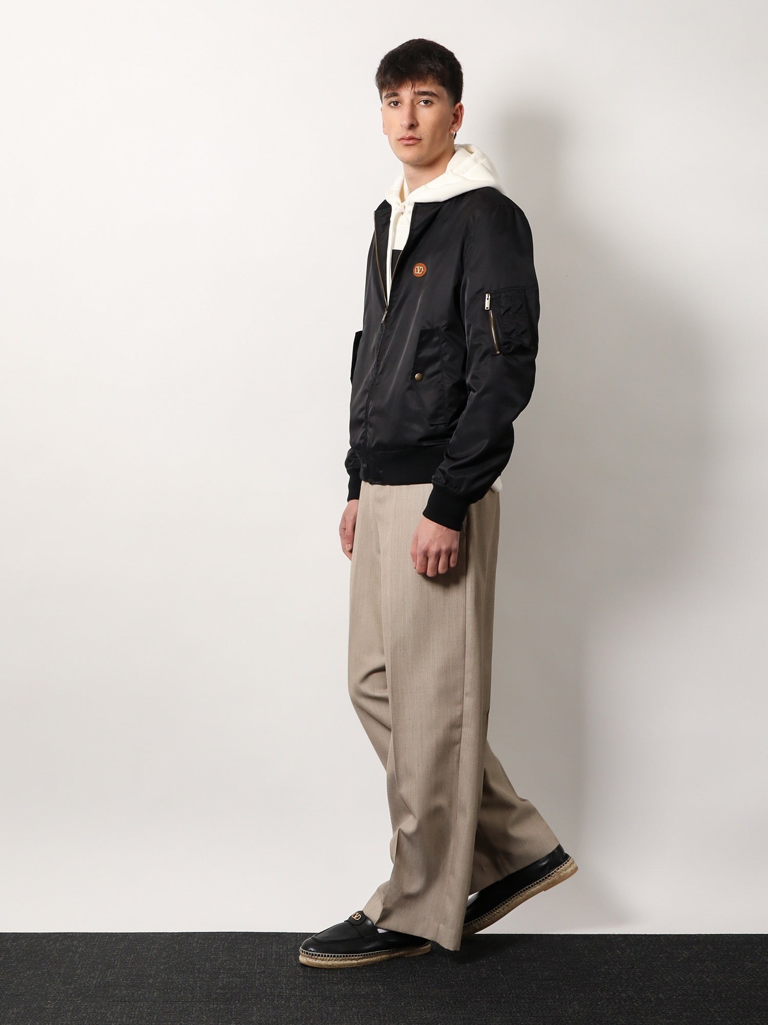 Valentino Nylon-Bomberjacke mit Lederpatch und VLogo-Detail