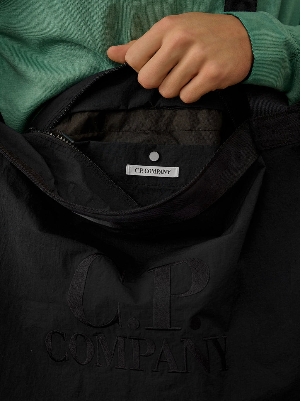 CP Company Nylonová crossbody taška