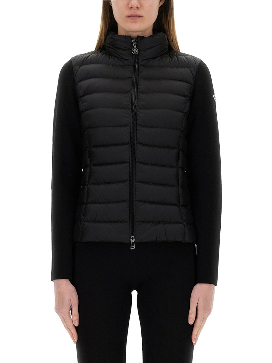Moncler PROŠÍVANÁ BUNDA S PLETENÝMI RUKÁVY
