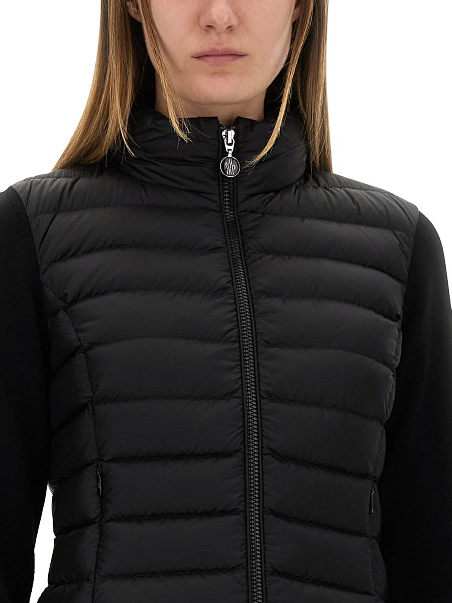 Moncler PROŠÍVANÁ BUNDA S PLETENÝMI RUKÁVY
