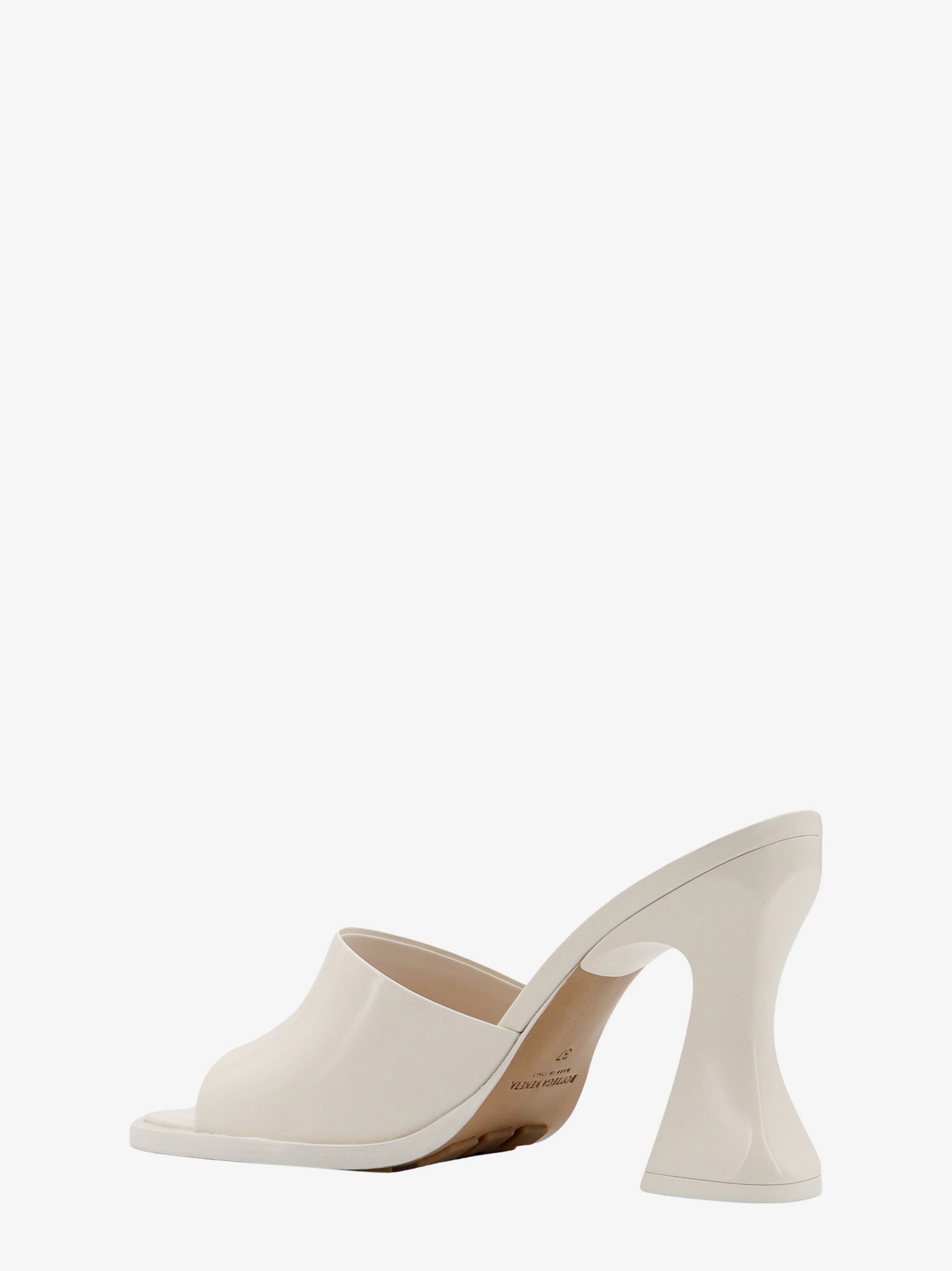 Bottega Veneta Lackleder-Sandalen