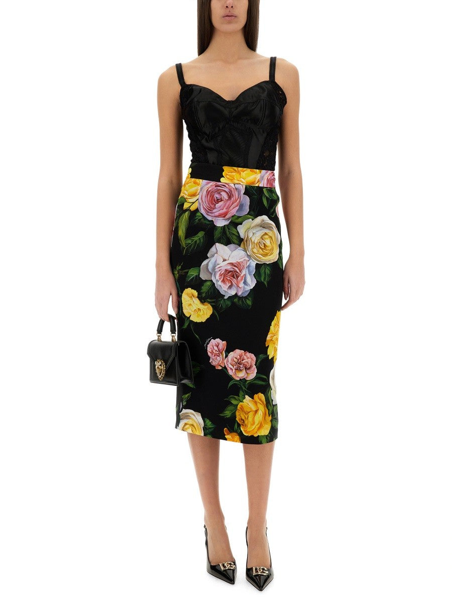 Dolce & Gabbana CHARMEUSE SUKNĚ LONGUETTE S POTISKEM PIVOŇEK A RŮŽÍ