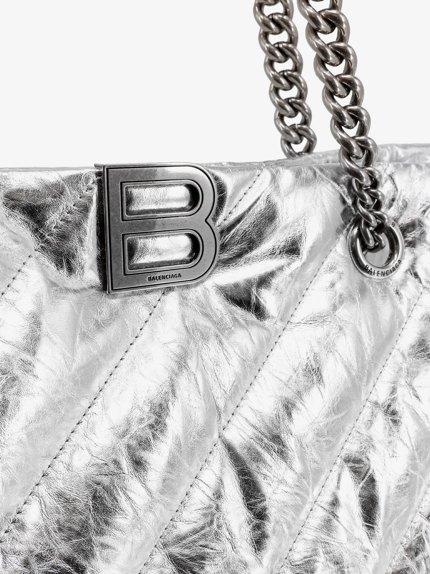 Balenciaga Vattert skulderremveske i skinn med frontmonogram