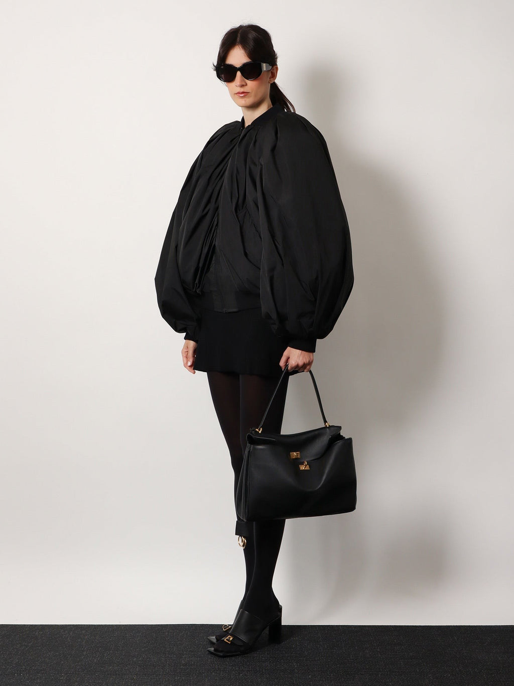 Balenciaga Rodeo skulderveske i skinn med nøkkelringdetalj