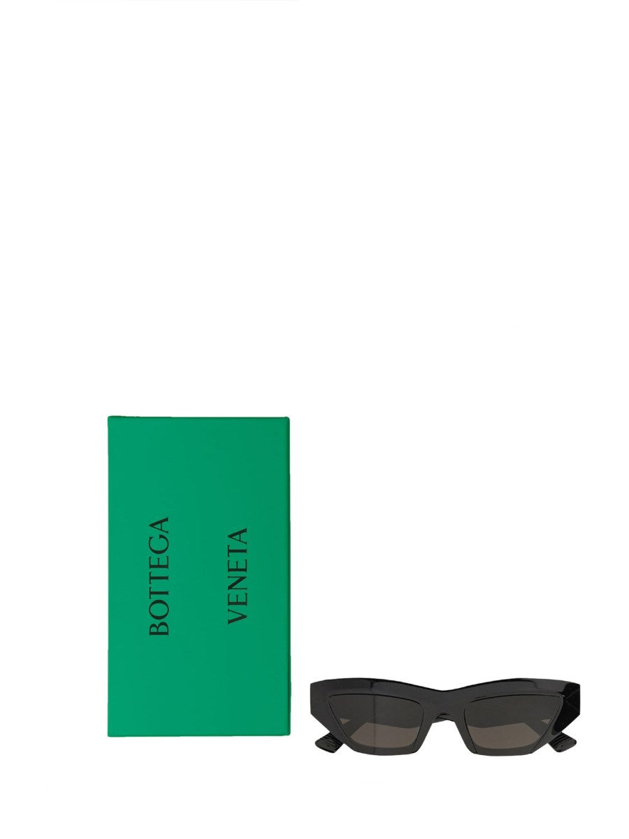 Bottega Veneta MUOTOILLUT CAT EYE -AURINKOLASIT