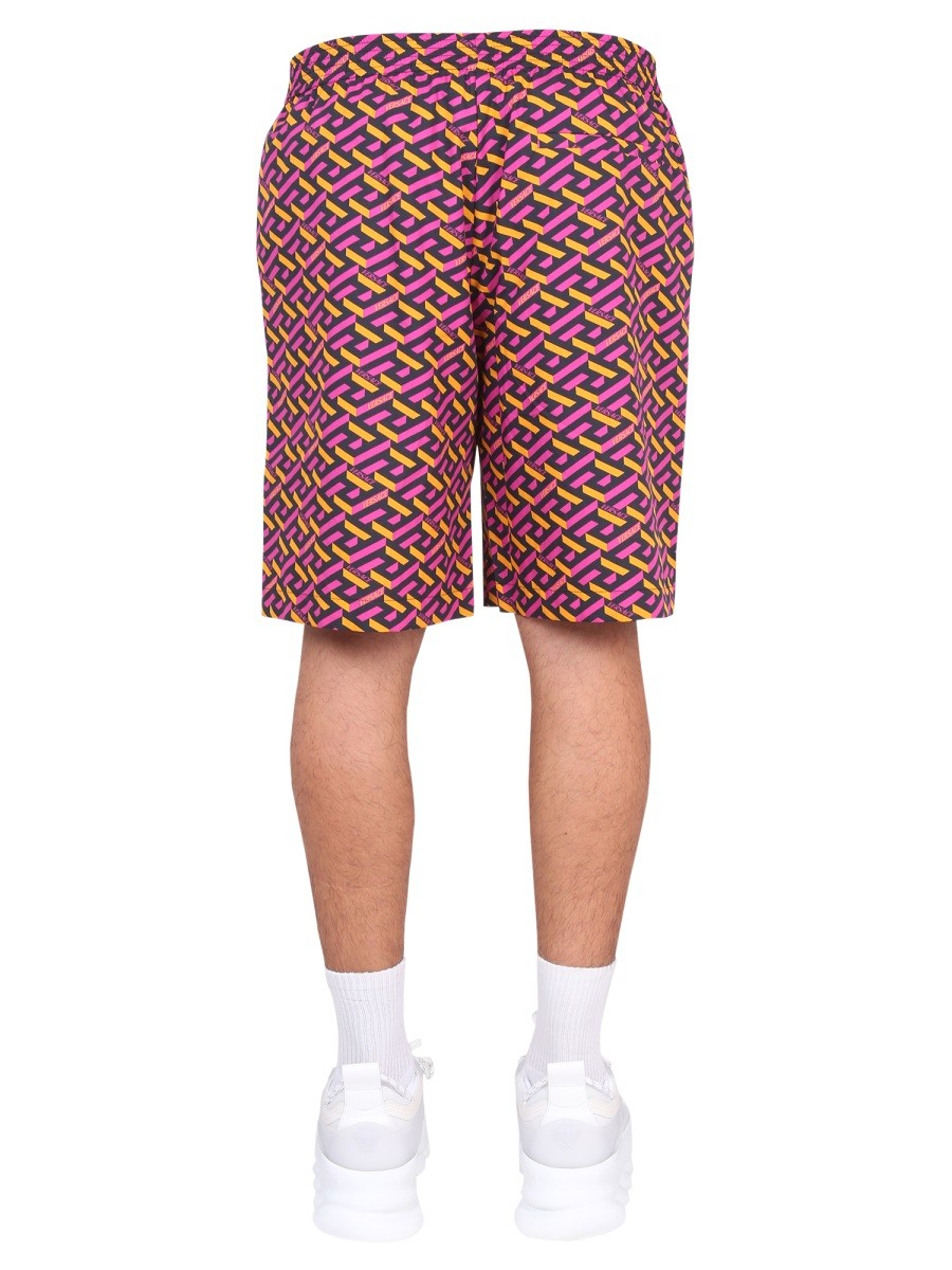 Versace SHORTS MIT LA GRECA-PRINT