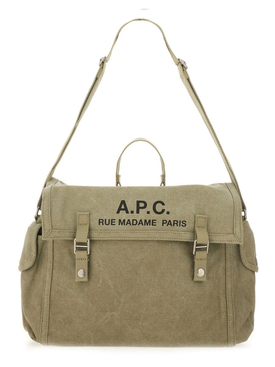 A.P.C. KREPŠYS PER PETĮ SU LOGOTIPU