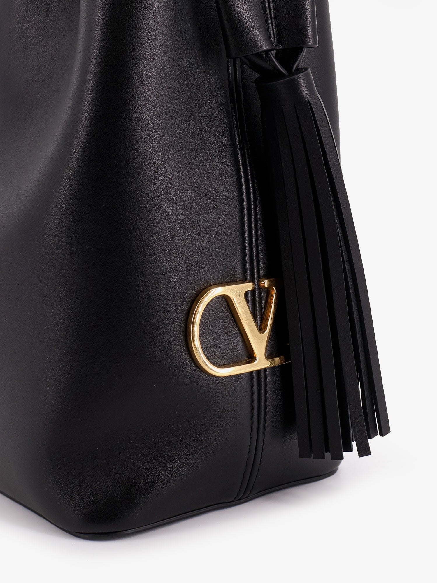 Valentino Garavani So Seau leather bucket bag with meatl Vlogo
