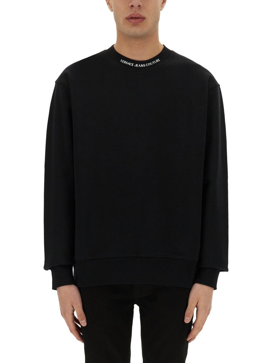 Versace Jeans Couture SWEATSHIRT MIT LOGO AM KRAGEN