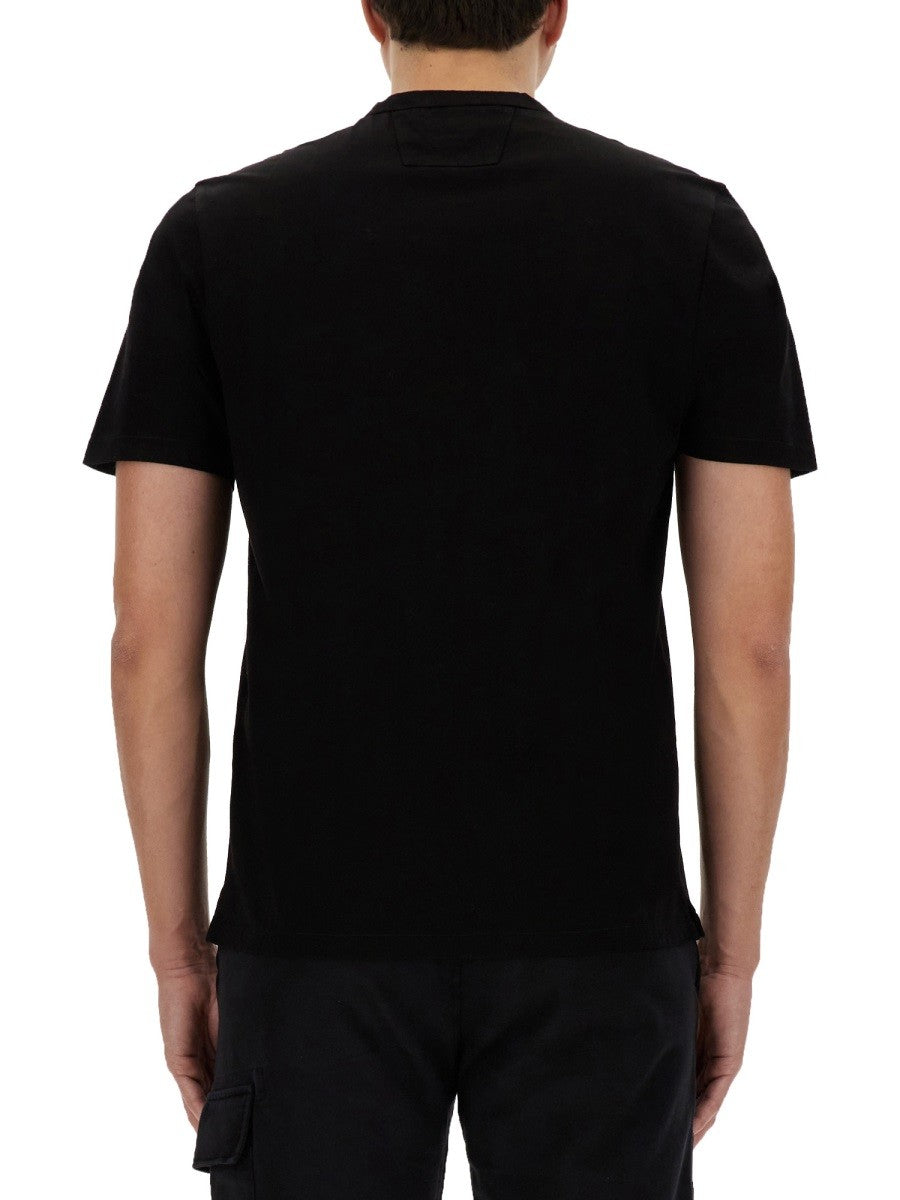 CP Company تي شيرت بشعار