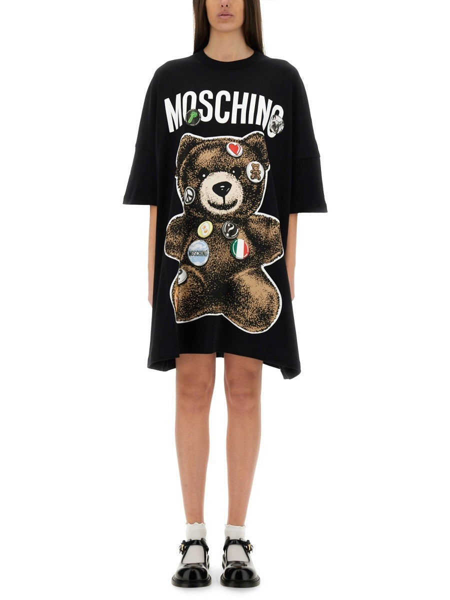 Moschino "TEDDY BEAR" KRÁTKÉ ŠATY
