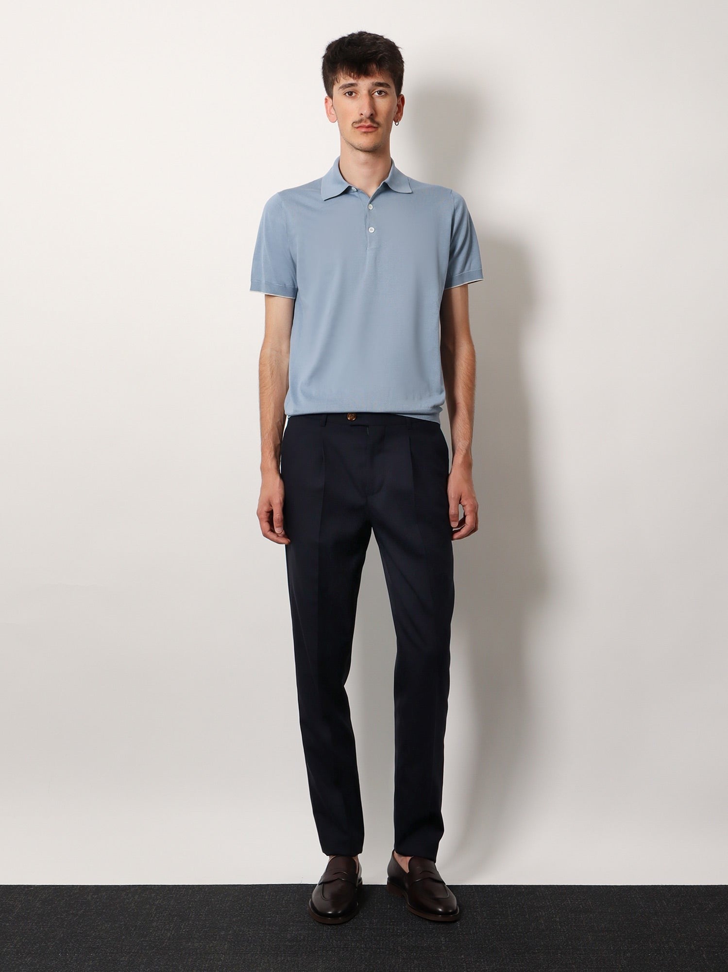 Brunello Cucinelli Pantalones de lana virgen con pinzas