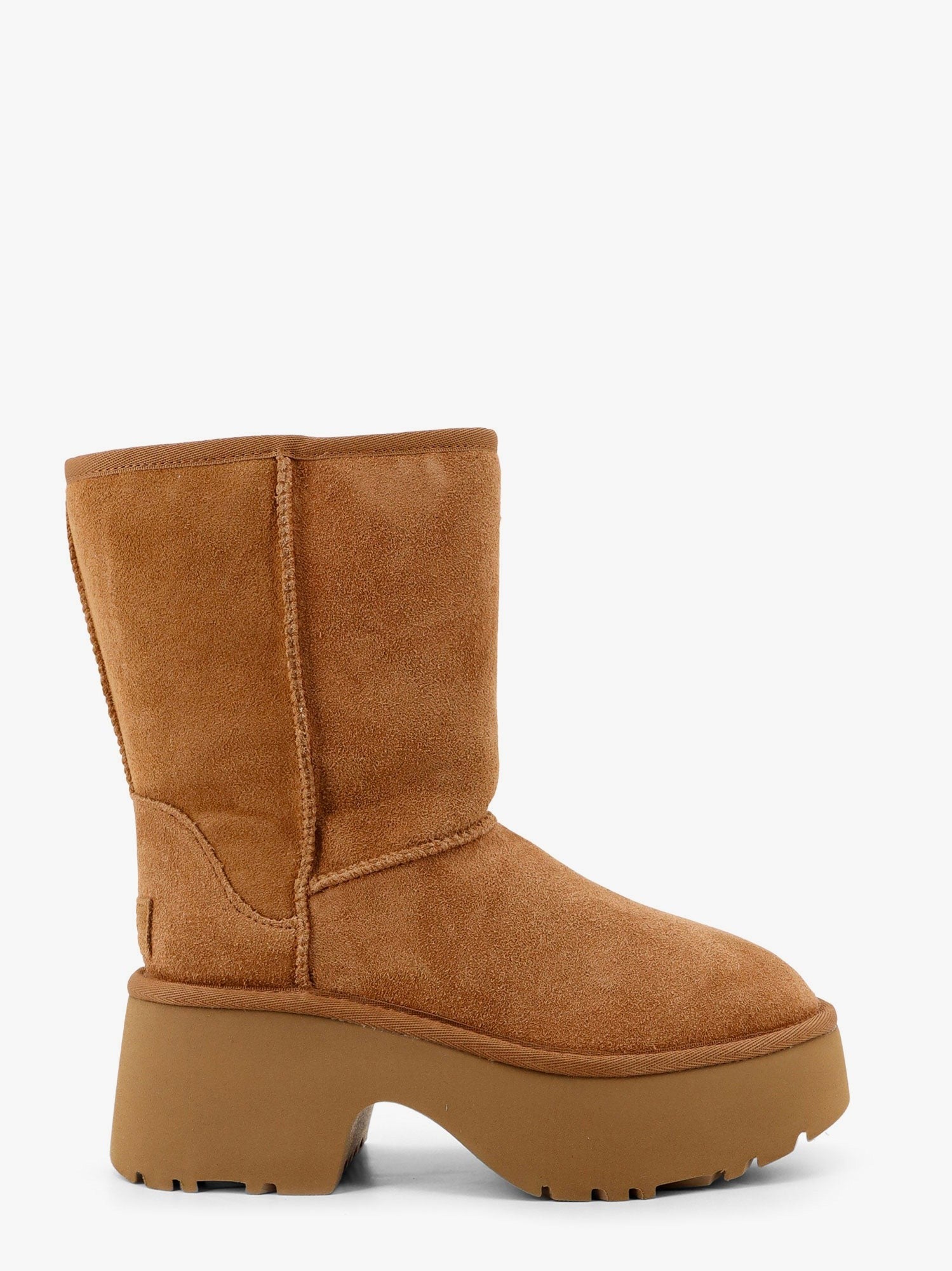 Ugg W bottes courtes classiques 'new heights' en daim.taille de référence usa