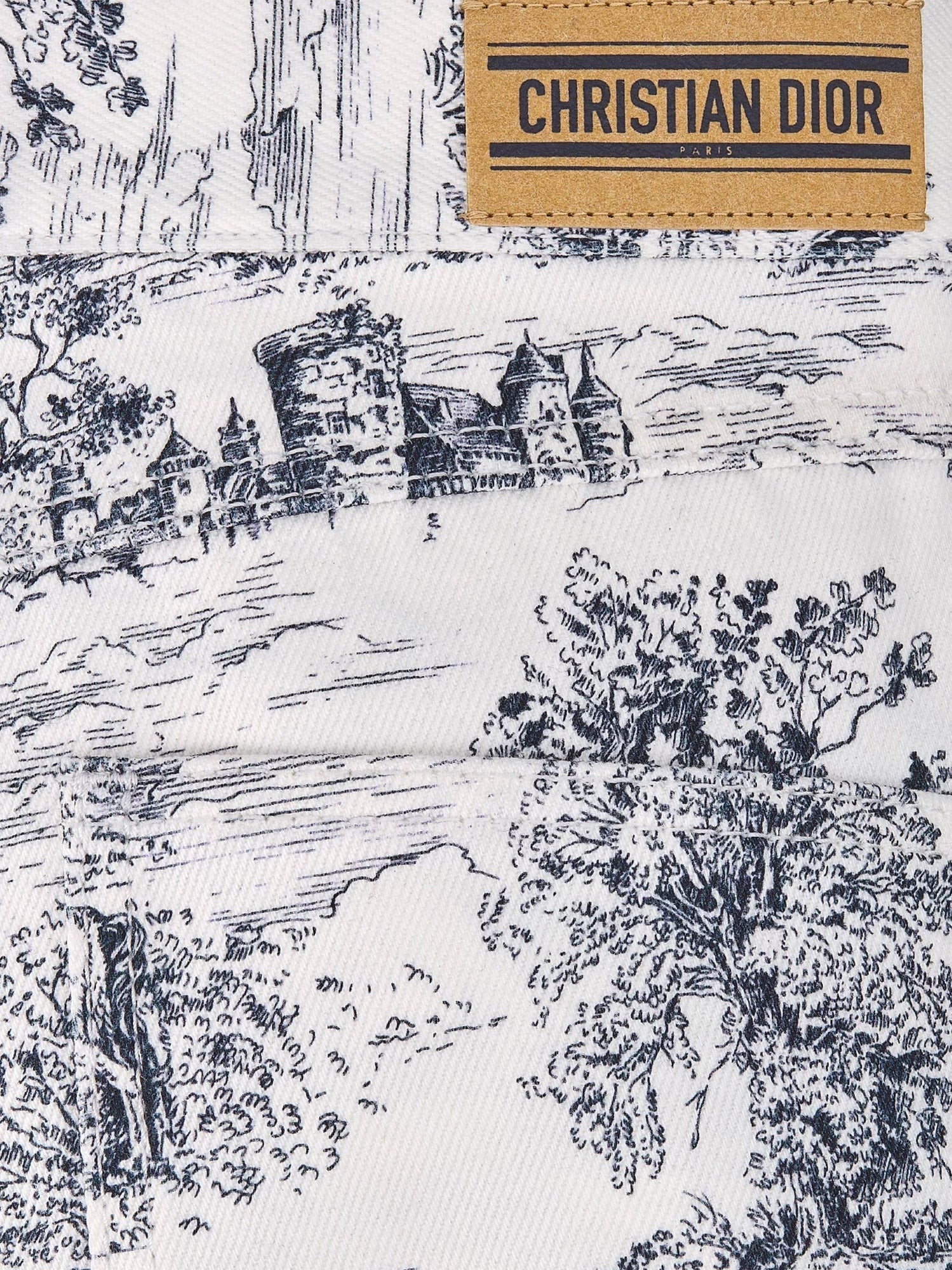 Dior bílé bavlněné džínové šortky s modrým motivem Toile de Jouy Scotland